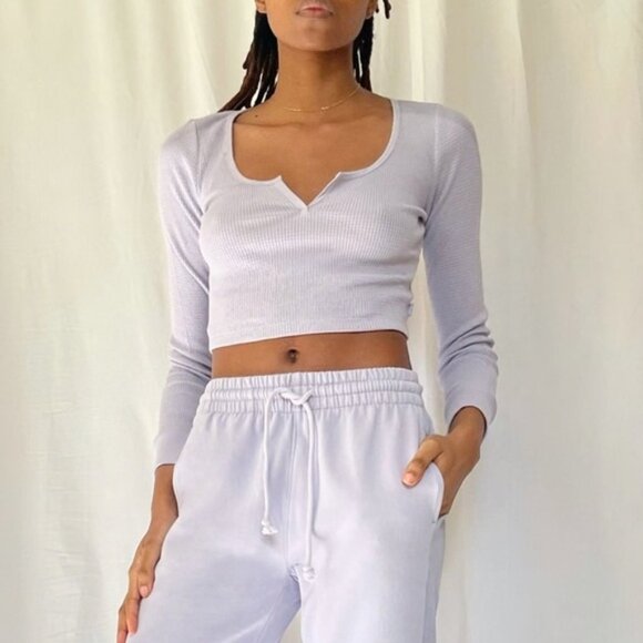 ARITZIA TNA Small Lavender Waffle Knit Long Sleeve Scoop Neck Cropped Henley Top - Picture 1 of 10